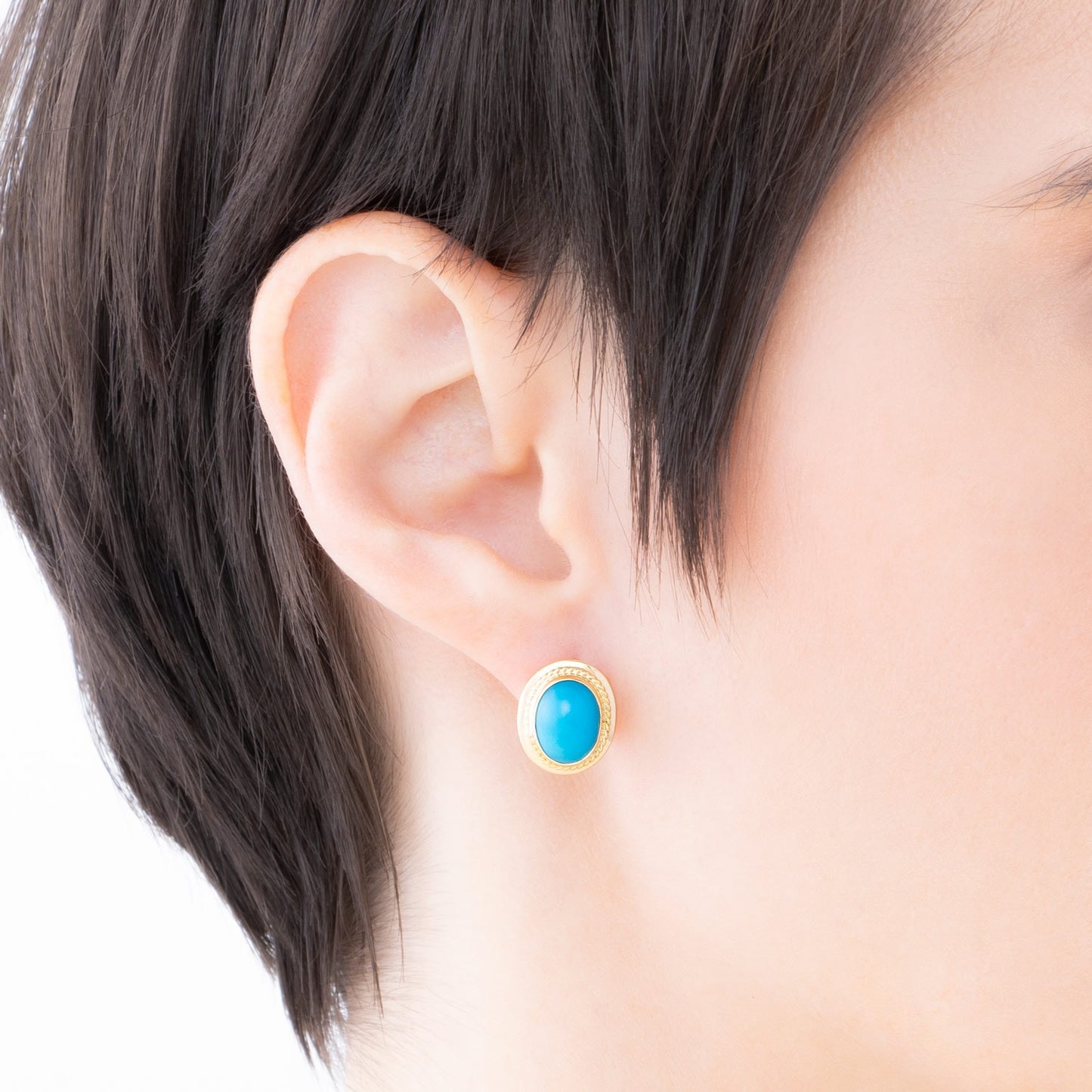 Brinco stud com turquesa em ouro