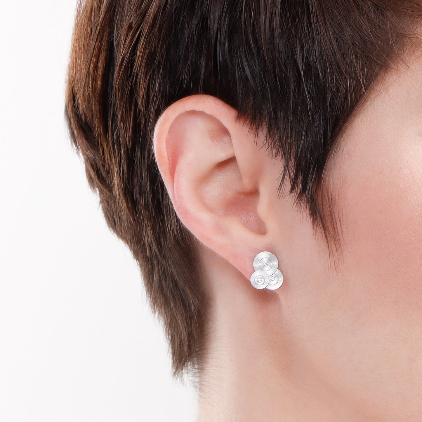 Brinco stud Antonio Bernardo com diamantes em ouro