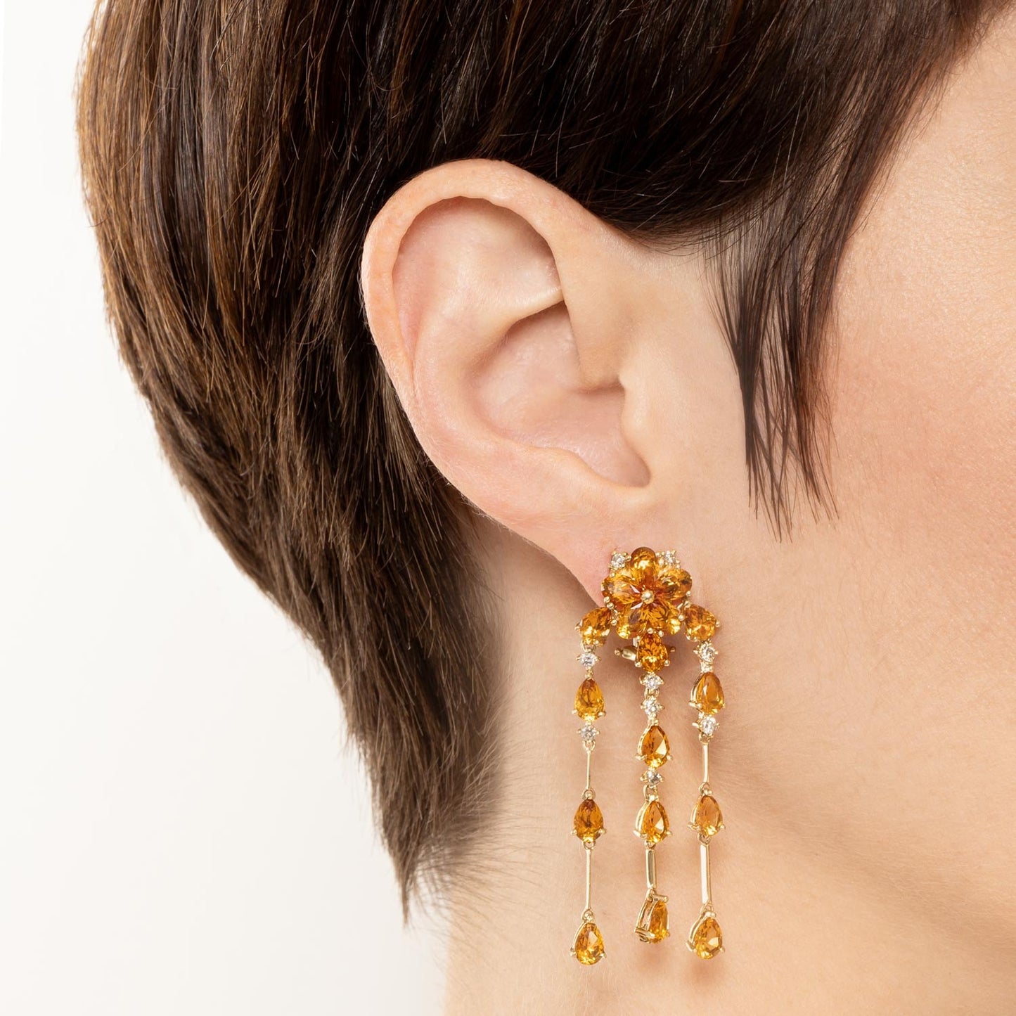 Brinco cascata com 0,54 ct de diamantes e citrino em ouro