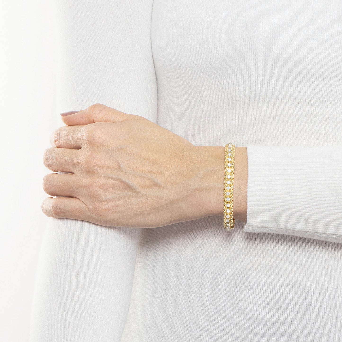Pulseira bracelete com 2,94 ct de diamantes em ouro