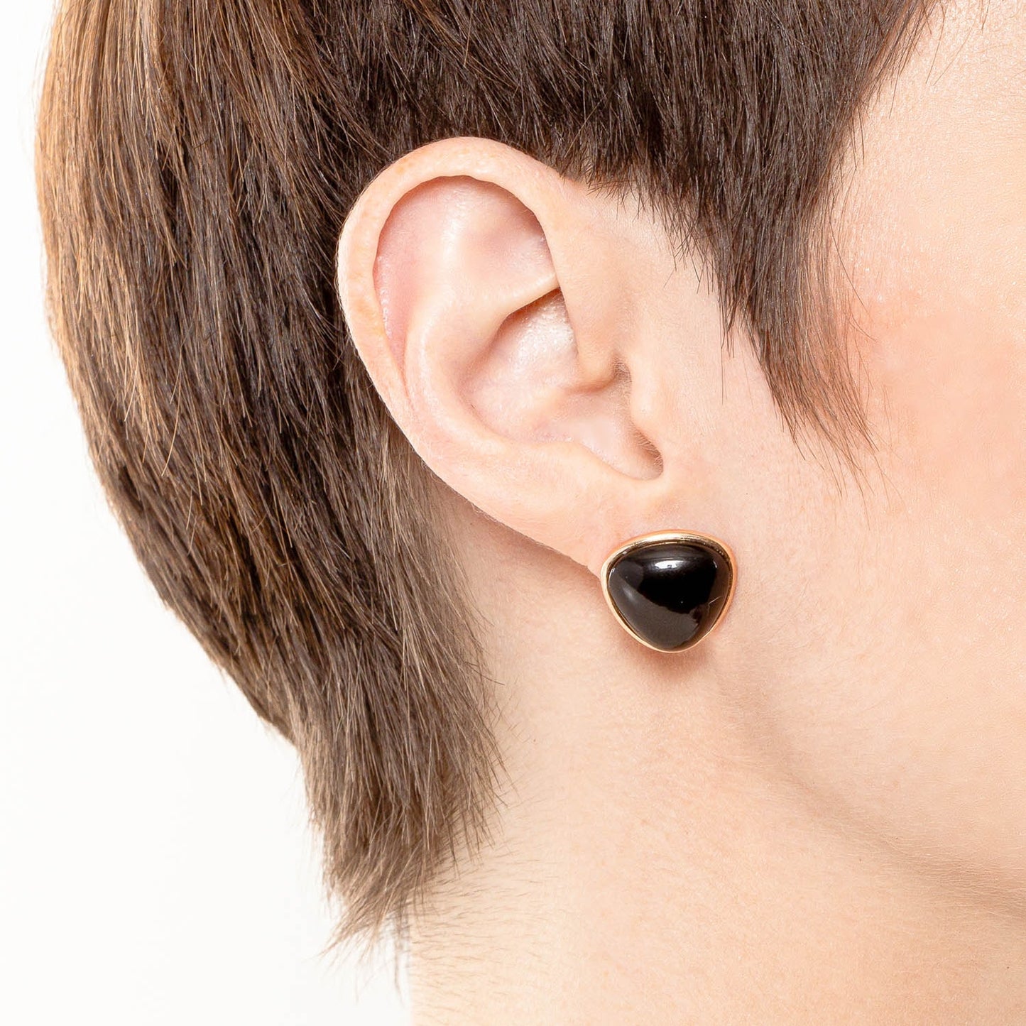 Brinco stud Vivara Bold Collection com quartzo negro em ouro