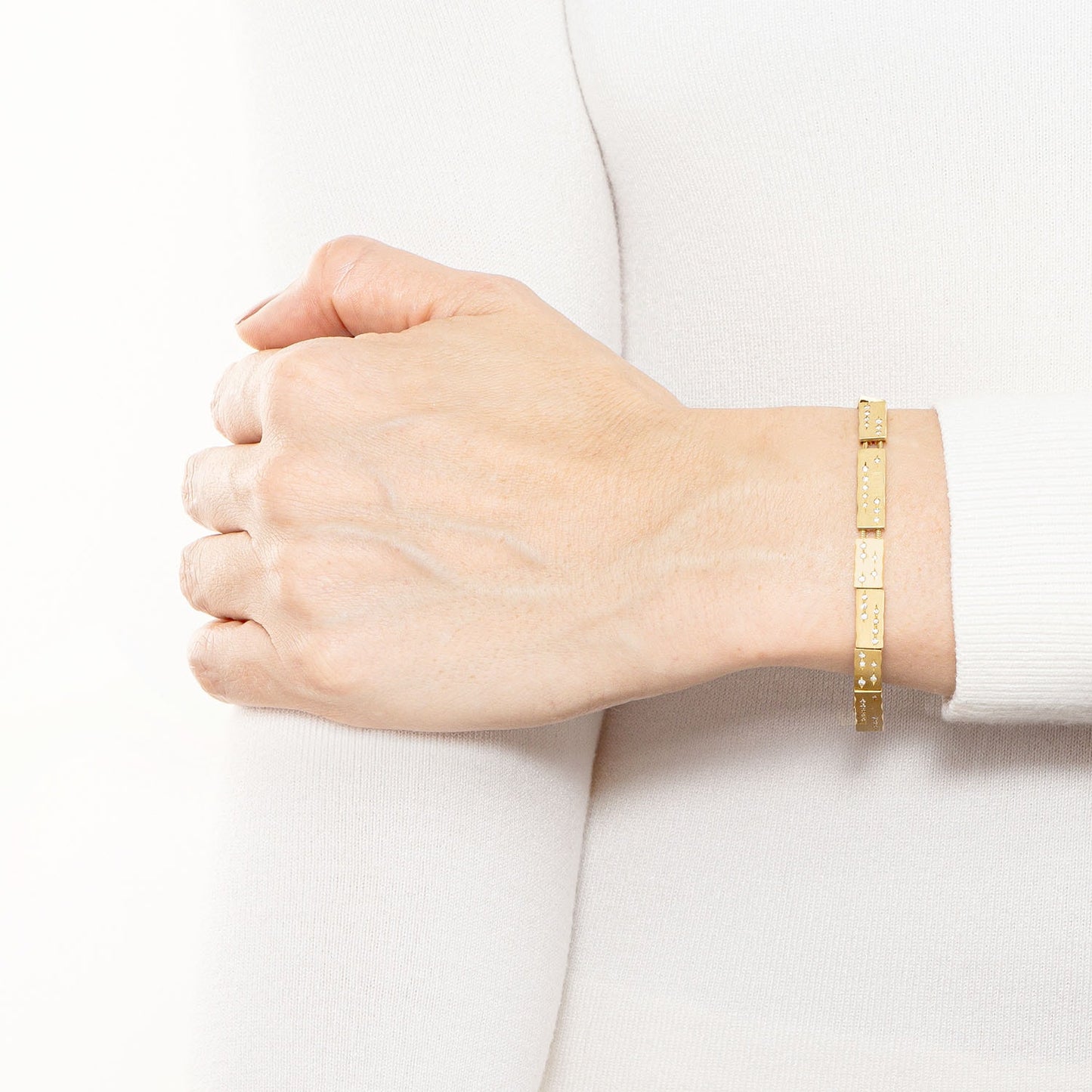 Pulseira H.Stern Code com 0,41 ct de diamantes em ouro amarelo