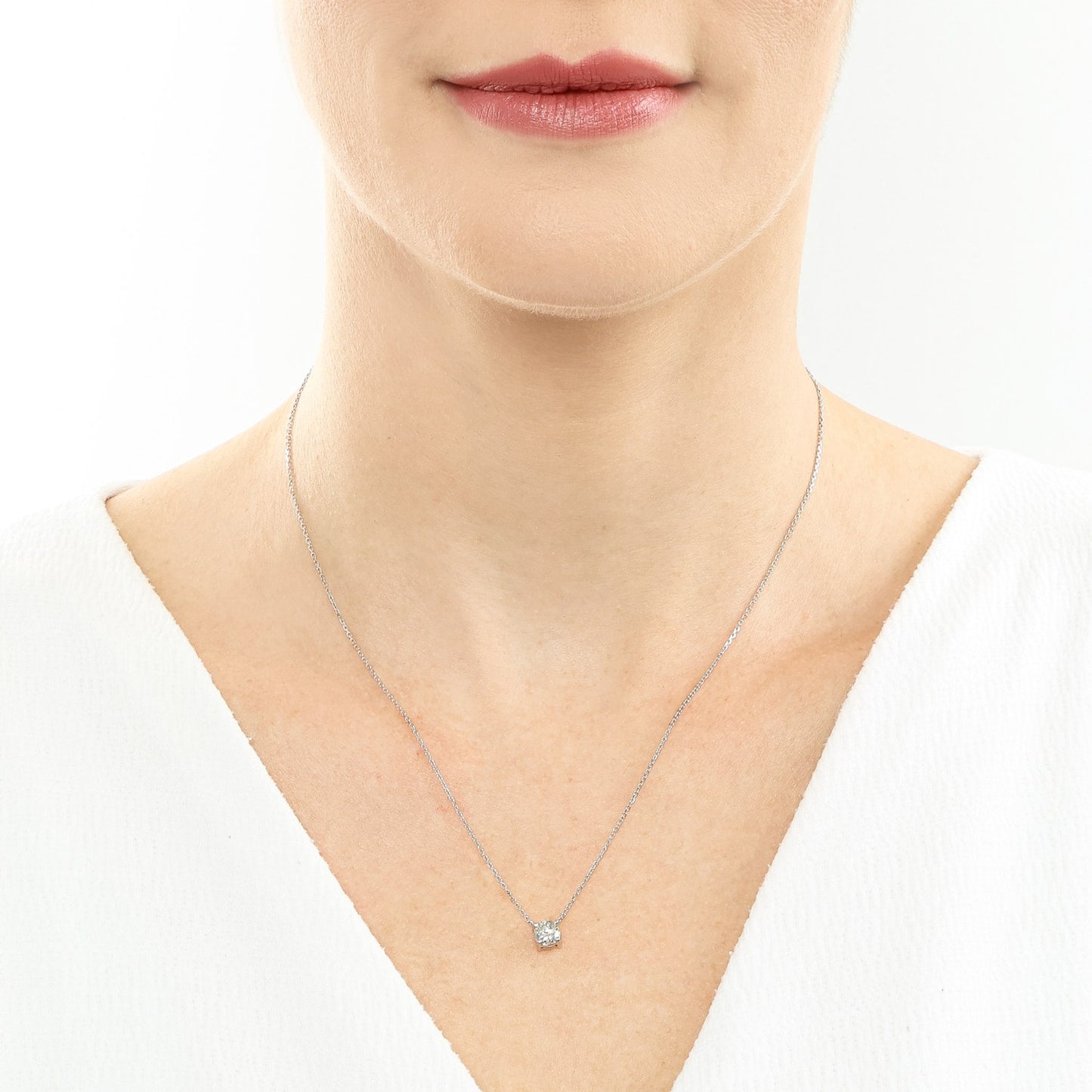 Colar ponto de luz com 0,69 ct de diamante em ouro