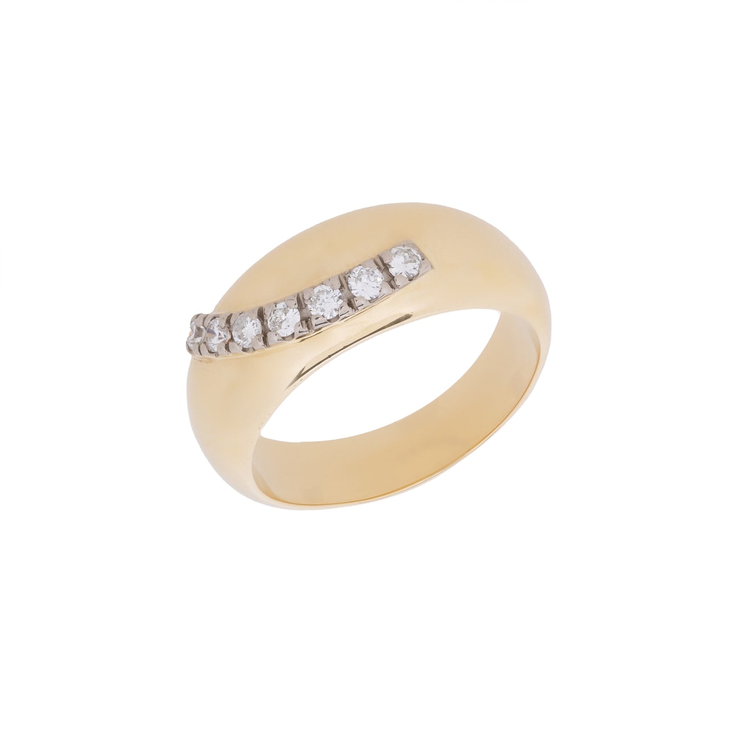 Anel abaulado com 0,42 ct de diamantes em ouro