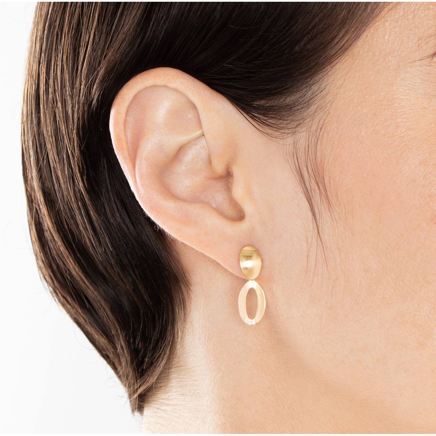 Brinco design vazado em ouro amarelo
