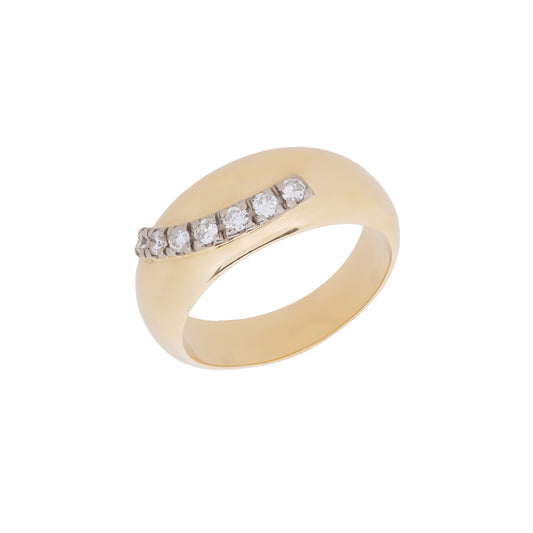 Anel abaulado com 0,42 ct de diamantes em ouro